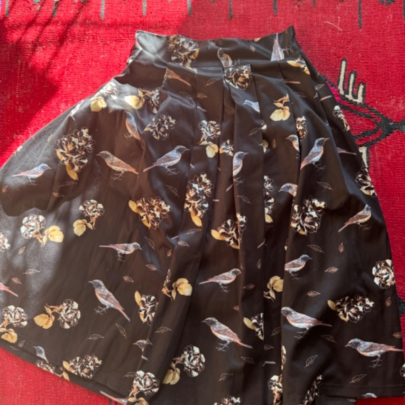 Modcloth retro quirky bird box pleated midi skirt, size small - Picture 2 of 6